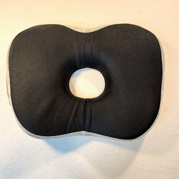 Hokeki Donut Pillow Memory Foam Tailbone Black Gray Comfort Relief New - Picture 1 of 15